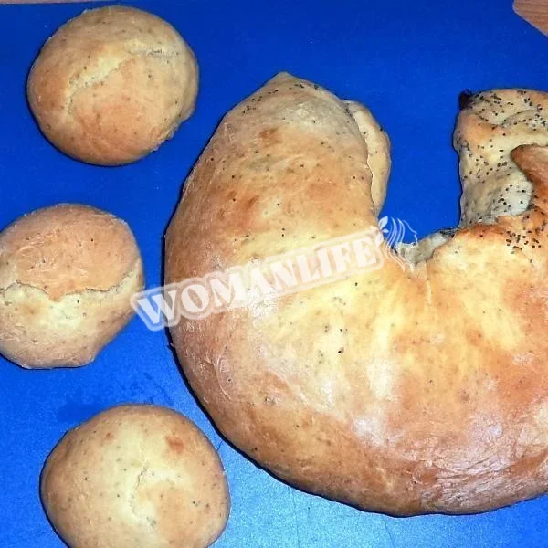 Випічка до чаю з макового дріжджового тіста