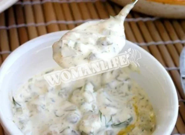 Соус до риби з маринованими огірками