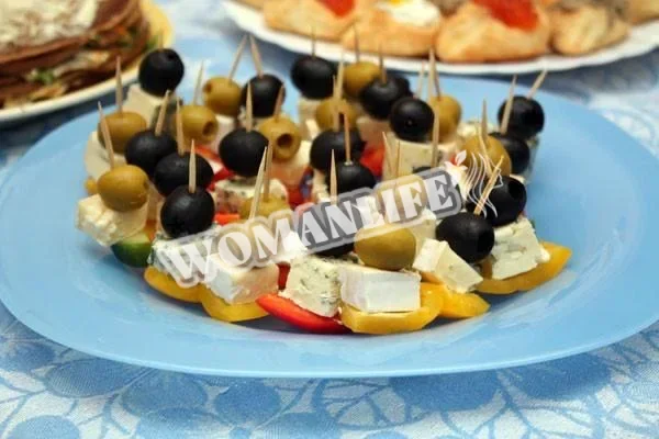 Асорті закусок на шпажках