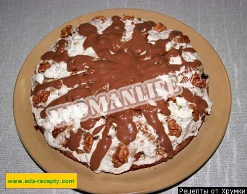 Торт Кучерявий пінчер з волоськими горіхами і сметаною