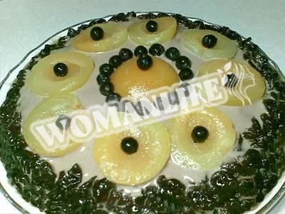 Білковий пиріг з персиками та вишнею