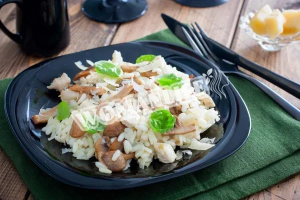 Класичне різотто з куркою та грибами
