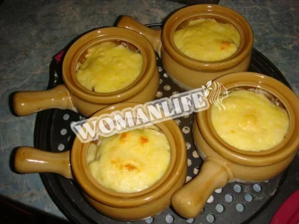 Жульєн з шампіньйонами і грудкою
