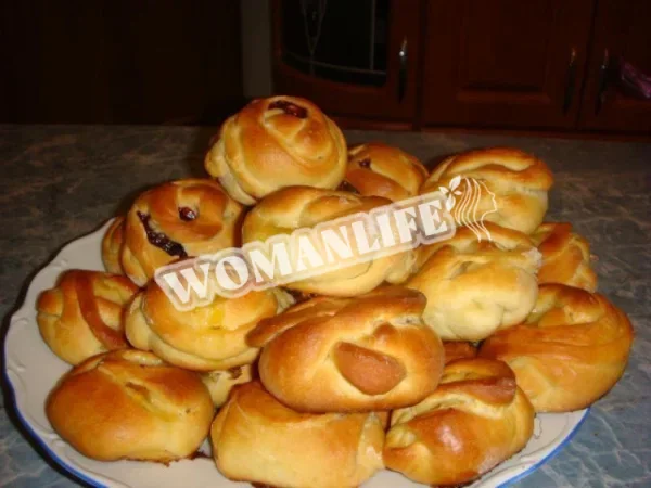 Дріжджові булочки Трояндочки