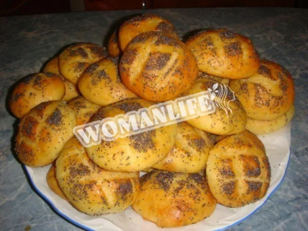 Часникові булочки з маком