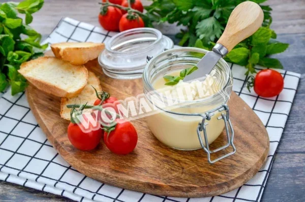 Домашній плавлений сир з сиру
