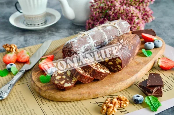 Шоколадна ковбаска зі згущеним молоком з печива та горіхів