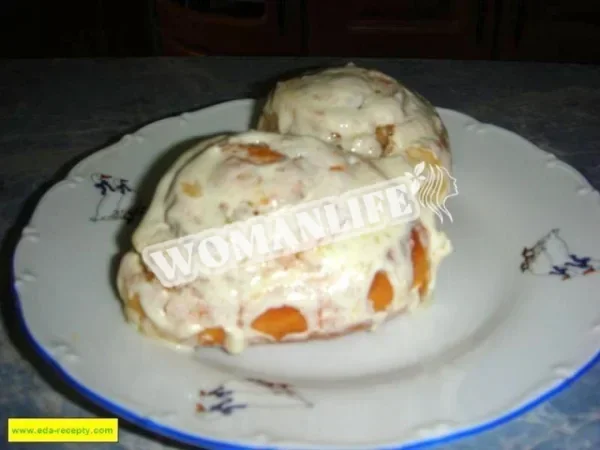 Синабони з яблуками