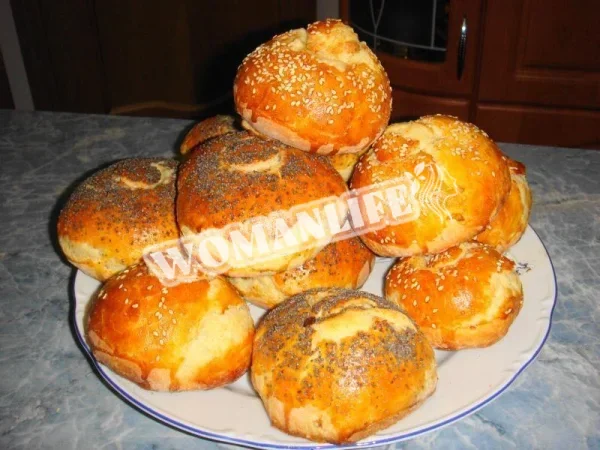Булочка з омлетом і маком