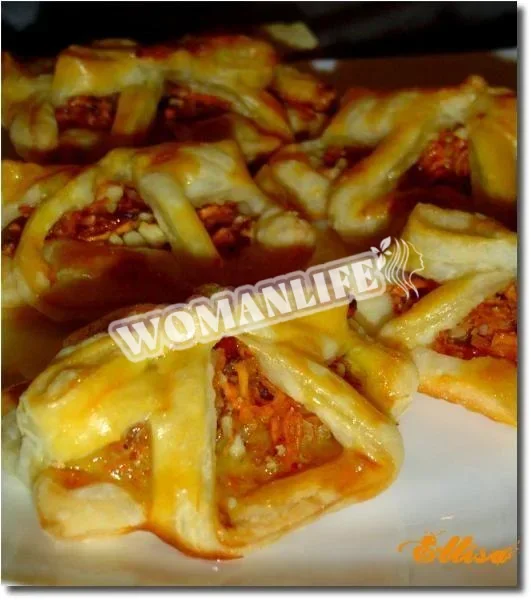Листкові тістечка з начинкою з гарбуза та горіхів