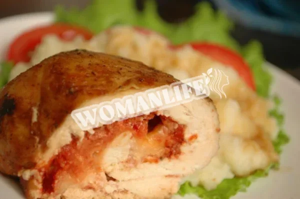 Курячі роли з моцарелою