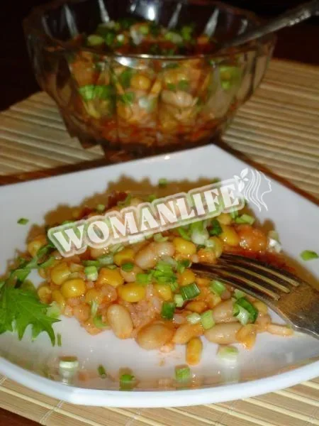 Салат з кукурудзою і рисом, квасолею