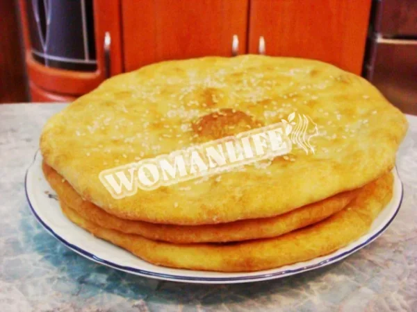 Домашнє кунжутне дріжджове корж
