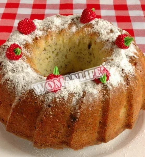 Кекс з маком і вишнями