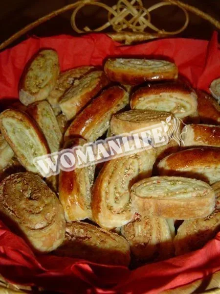 Печиво Роли з фісташками і крабовими паличками