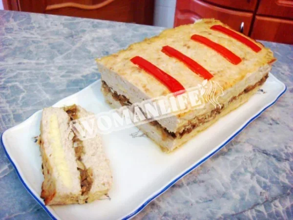 Курячий хліб з сиром і грибами