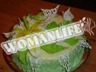 Торт Каприз з маком і горіхами з квітами