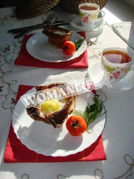 Кошики млинців з начинкою з морепродуктів