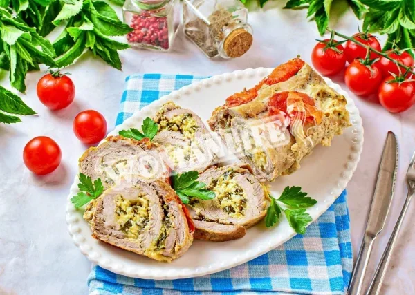 Фарширований м'ясний рулет