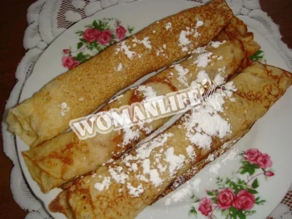 Яблучні оладки з родзинками