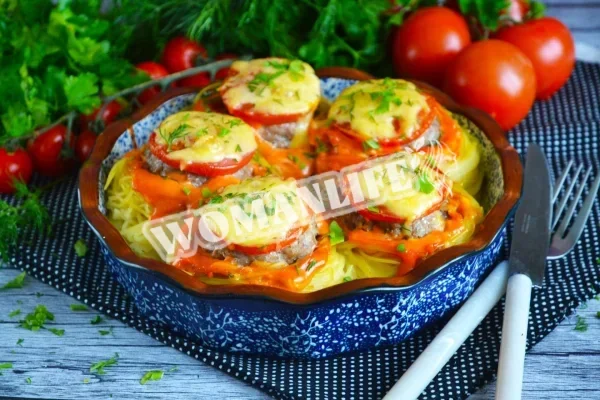 Макаронні гнізда з фаршем в духовці