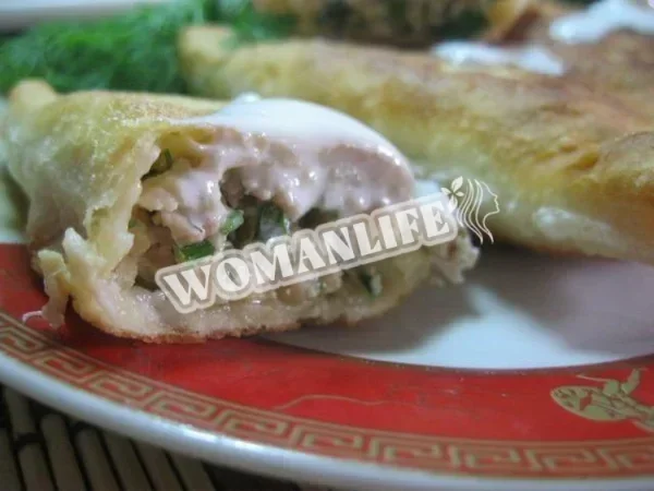 Чебуреки з куркою і зеленню