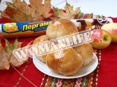 Повітряні булочки з яблуками