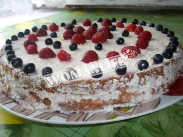 Легкий пиріг з сиром і малиною Скарлет