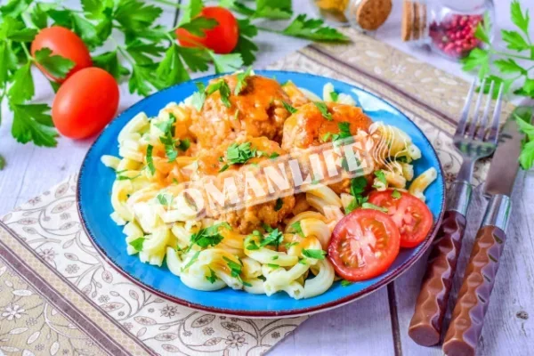 Паста з фрикадельками