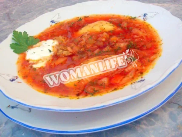 Український борщ з вушками