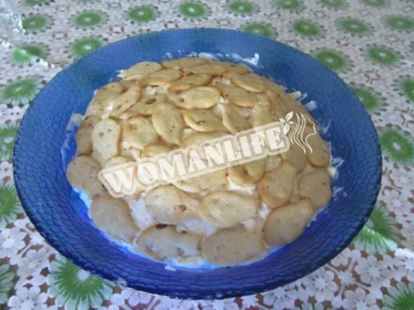 Салат з рибними сухариками