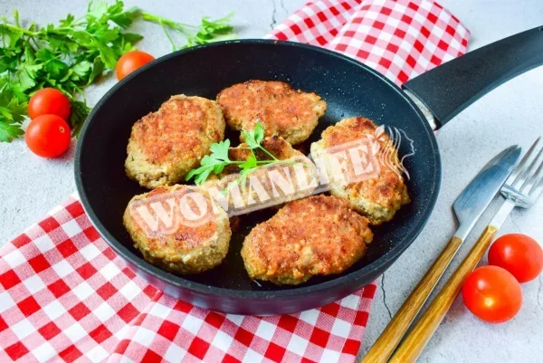 Котлети з фаршу на сковороді