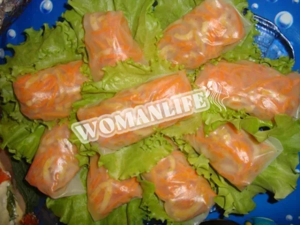 Корейська закуска з рисового паперу
