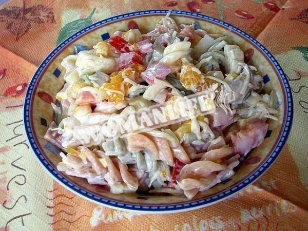 Німецький салат з макаронів