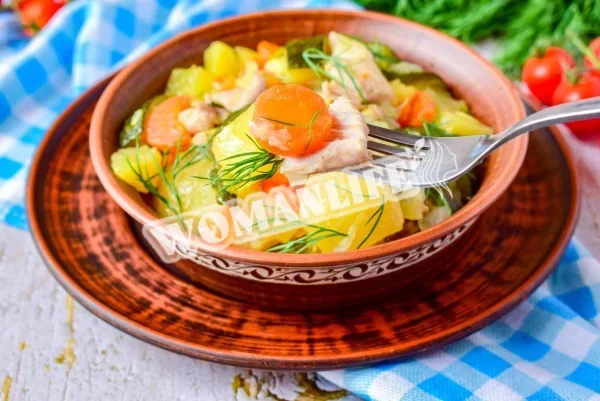 Тушкуємо в мультиварці з куркою
