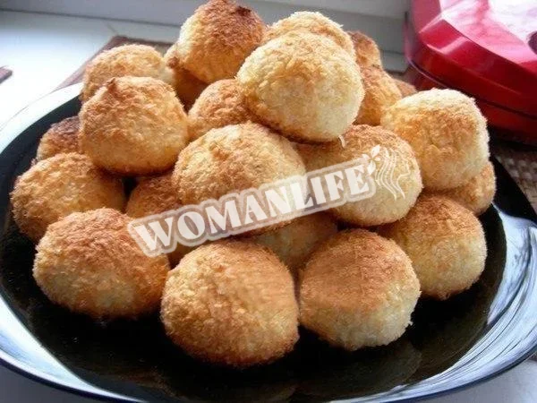 Печенье из кокосовой стружки с сахаром и яйцом