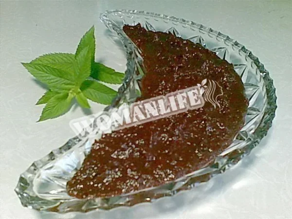 Полуничне варення з цукром