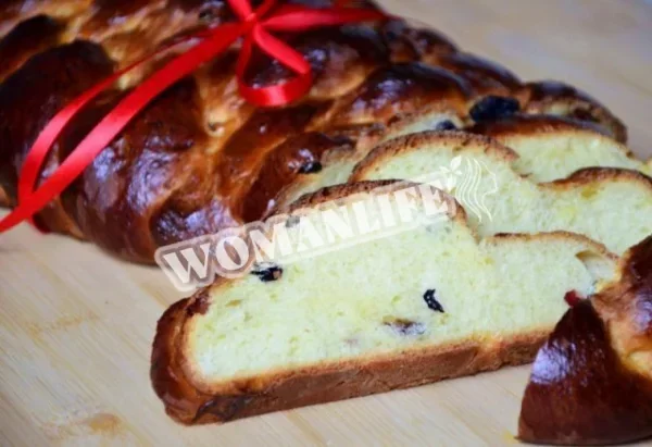 Пасхальная булка с изюмом