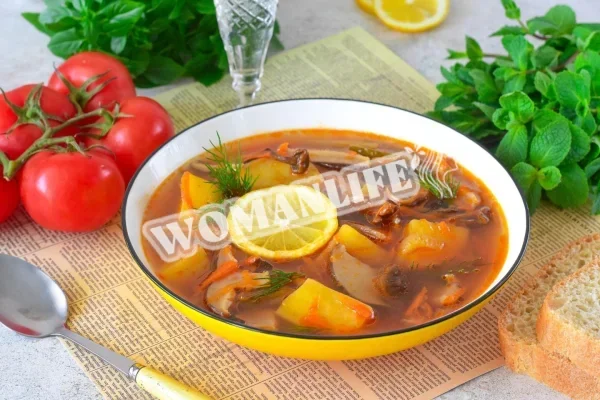 Постная солянка с грибами