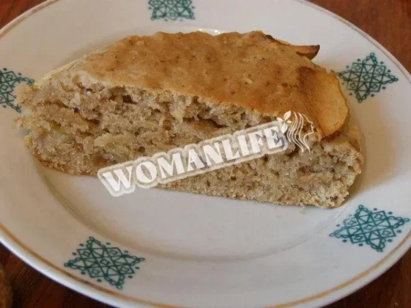 Яблучна шарлотка без яєць
