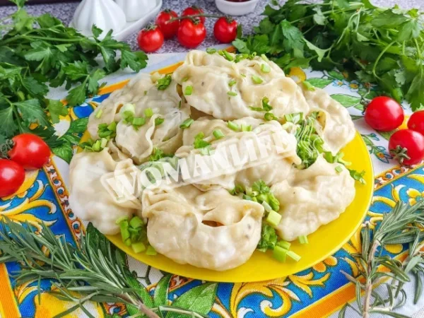 Манти пісні з картоплею та гарбузом