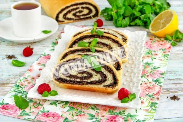Пісний рулет з маком