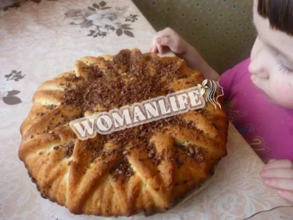 Швидкий пиріг із родзинками