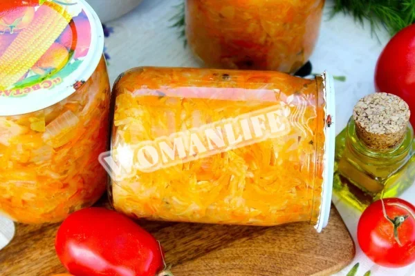 Щі на зиму в банках з капустою і помідорами
