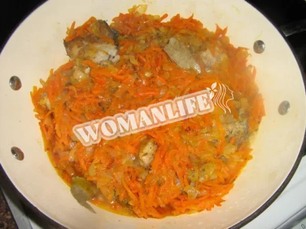 Короп тушкований з овочами