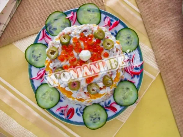 Салат «Перлина» з ікрою і прошарками з сьомги