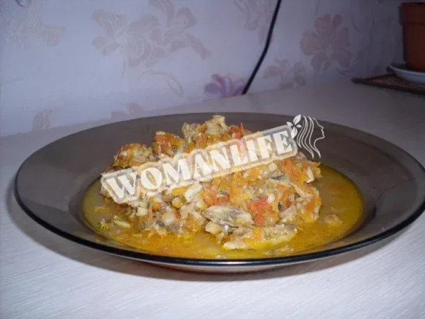 Мойва тушкована з овочами