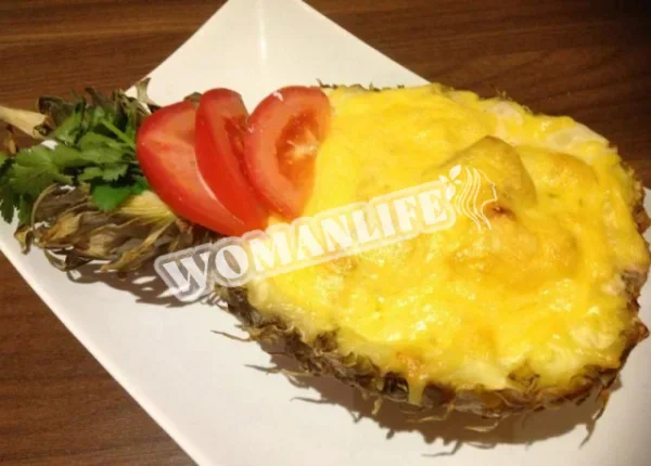 Ананас фарширований курячими грудками