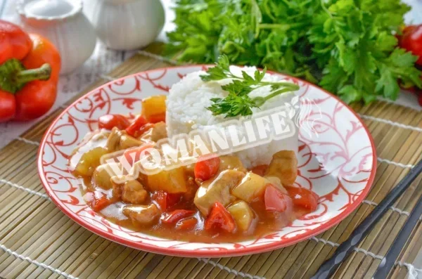 Курка з ананасами в кисло-солодкому соусі