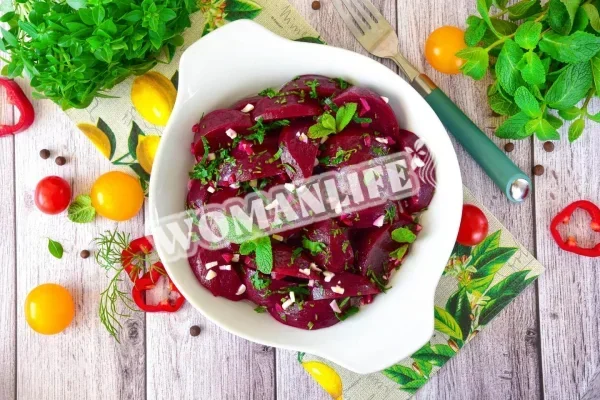 Маринований буряк швидкого приготування з часником